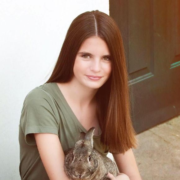 Meet your Posher, Elizabeth - Picture 1 of 1